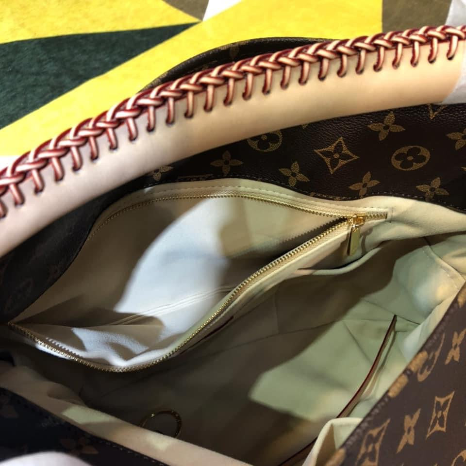 Louis Vuitton Artsy MM Bag